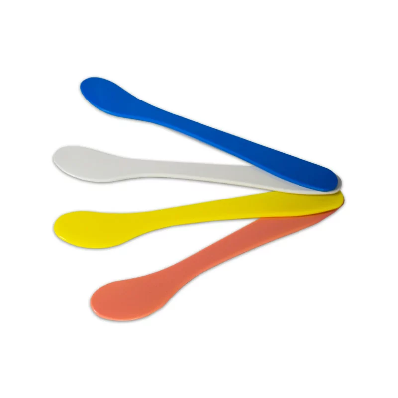 Plastic spatula (1 pcs.)