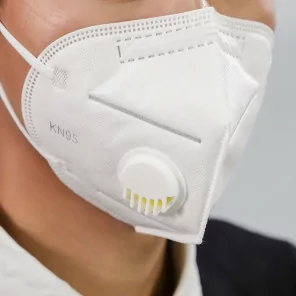 Apsauginė veido kaukė - respiratorius su vožtuvu 4 sluoksnių KN95/FFP2 1vnt.